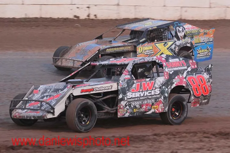 Badger Mod Tour Debut, 3rd Place Sportmod Finish Highlight Racing Weekend for Budzo Racing