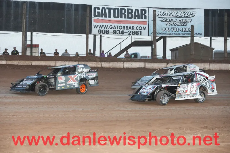 Budzo Racing on track under the lights